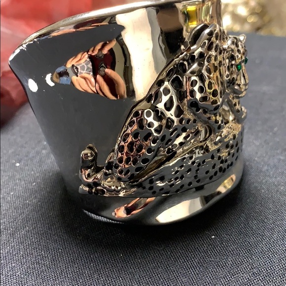 Tiger silver tone Cuff bracelet - Picture 4 of 7